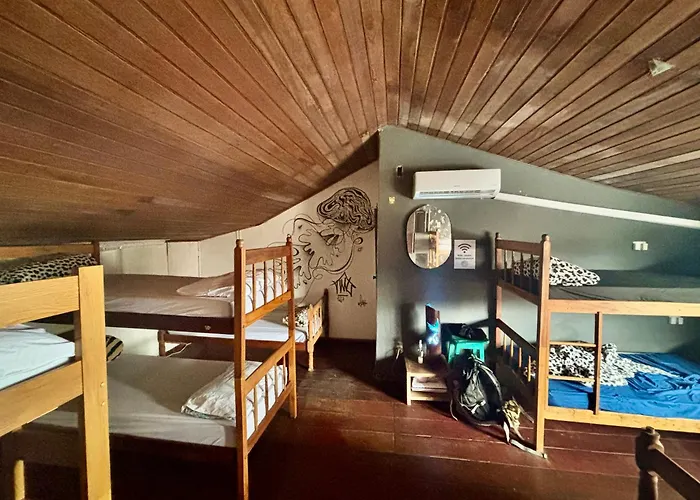 Casa Lee Hostel