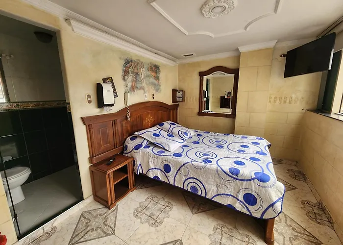 Motel Piramides De Cristal