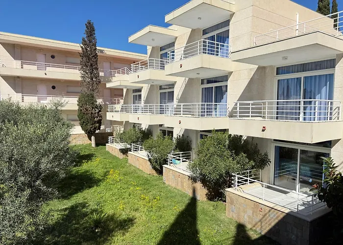 Agi Rescator Apartments
