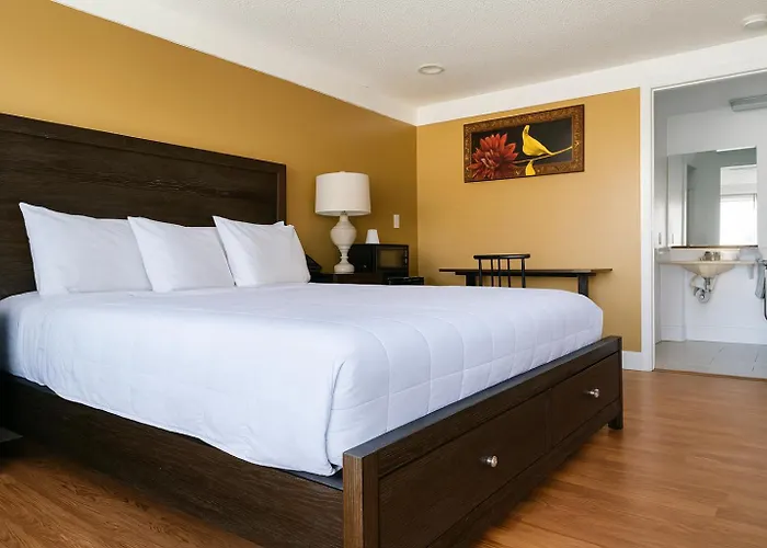 Spinnaker Inn Of Naples