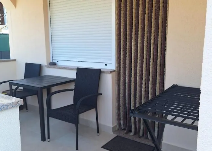Holiday House Snjezana