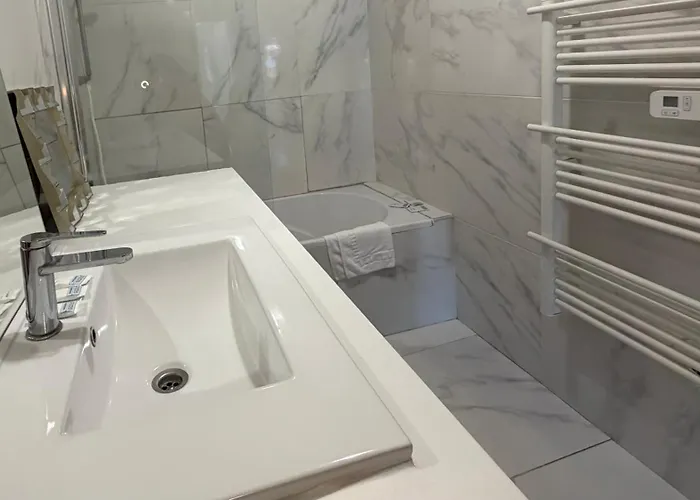 Hotel Le Bleu Marine