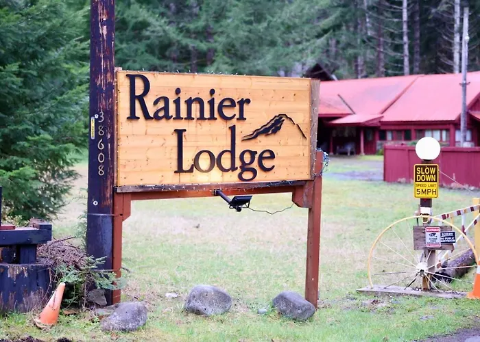 Green Hill At Rainier Lodge