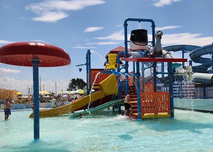 Spacious Accomodation Unity Beach Sleeps 6 Centrally Located Pet Friendly Pets Stay Free