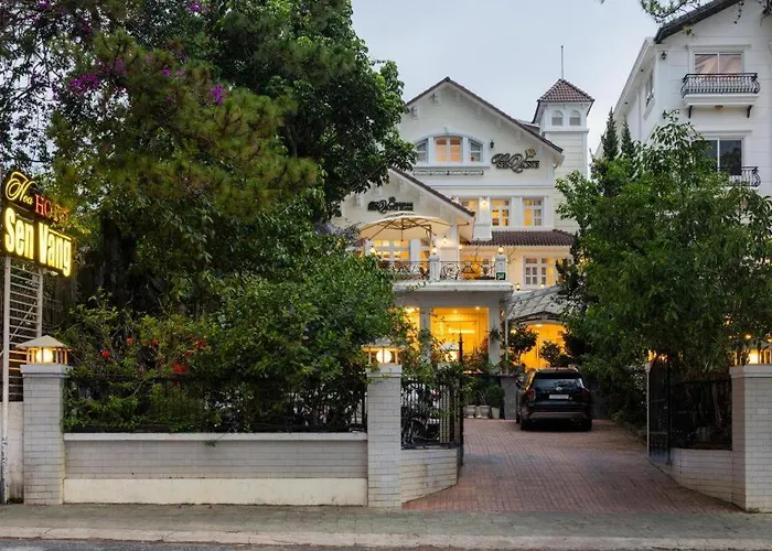 Hoa Sen Vang Hotel Dalat