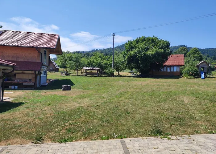 Village Vista - Mini Glamping Resort