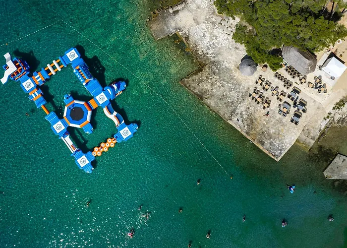 Pine Beach Pakostane