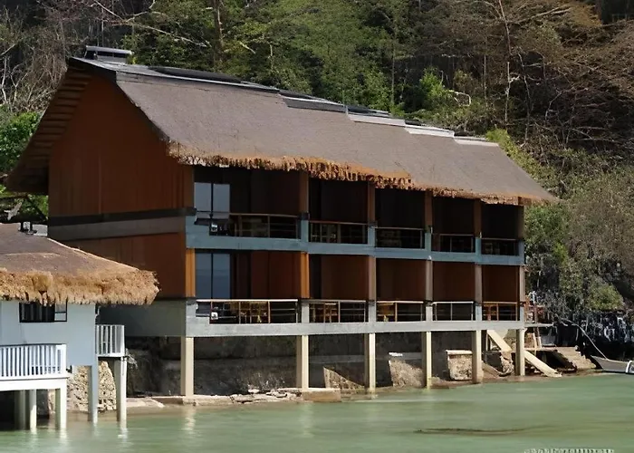  El Nido s Miniloc Island