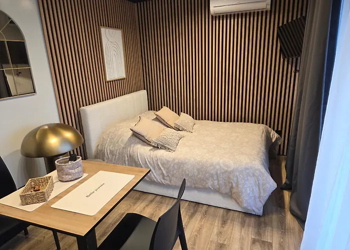 La Roseraie - Tiny House- Sacha - terrain particulier et non camping