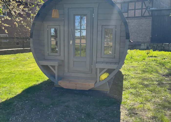 Obstgarten im Warnetal- Campingfass Wabe