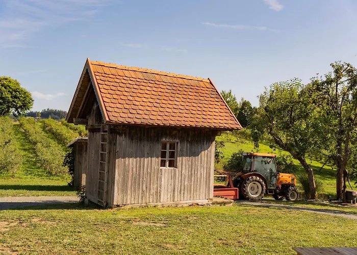 Panorama Schlaffässer am Kastanien- und Heidelbeerhof - Südsteiermark