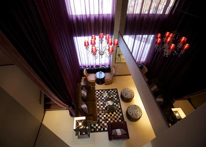 Phoenix Hotel By Hhg