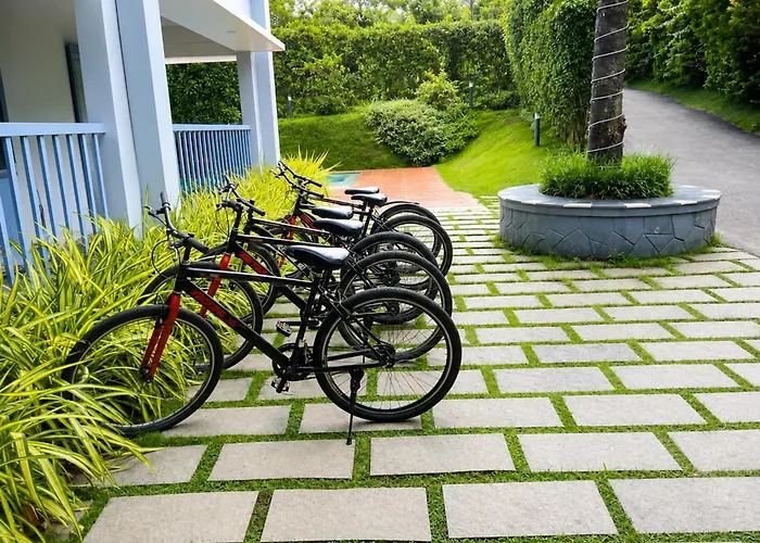 Dog friendly hotels Pleasant Hill