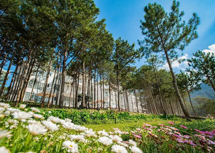 Cereja Hotel & Resort Dalat