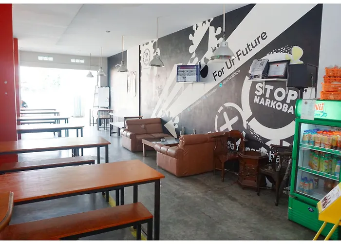 Budi House & Food Station