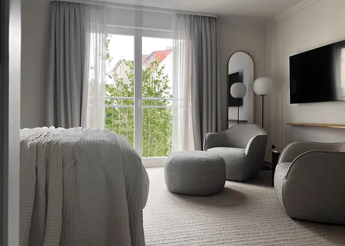 ADELANTE Boutique Hotel