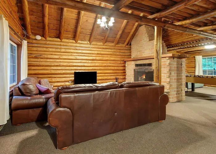 Log Cabin At Rainier Lodge