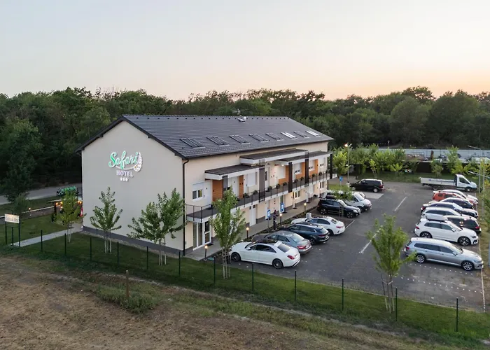 Safari Hotel