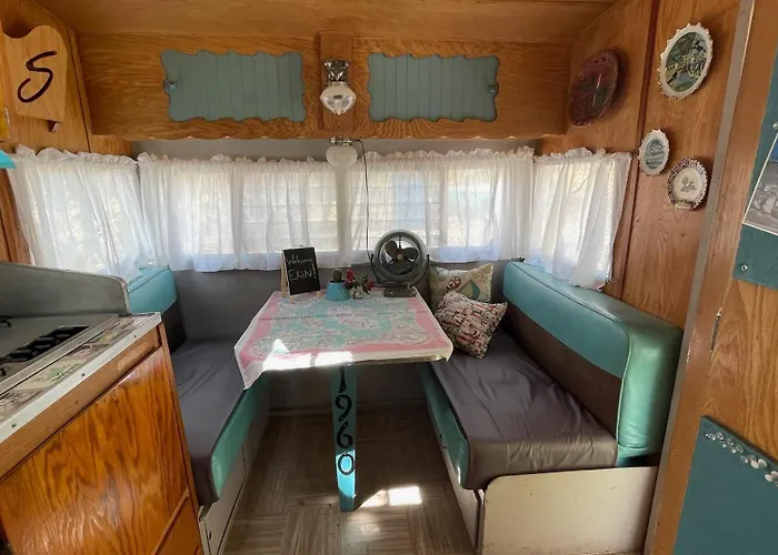 Tammy- Cozy Glamper Near Sequoia & Kings Canyon