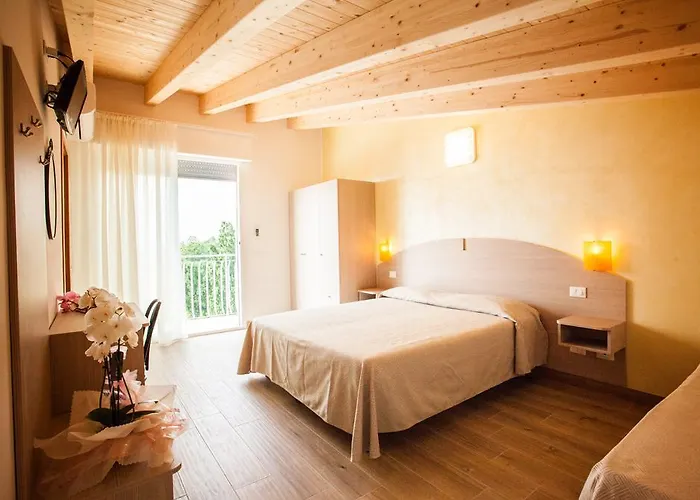 Hotel sulla spiaggia: Albergo Paris