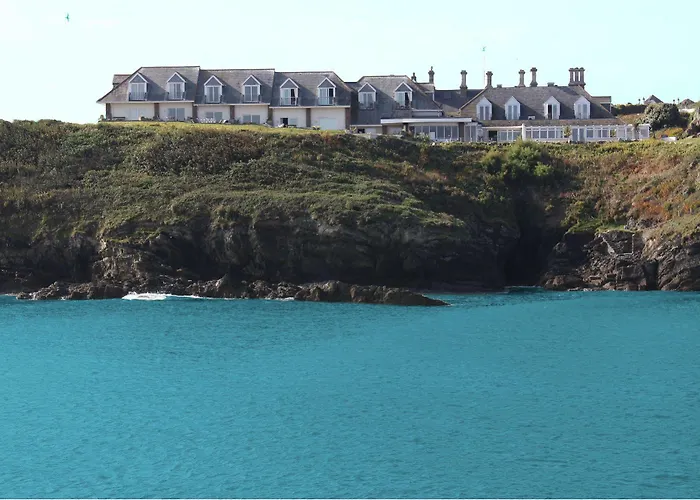 Luxury hotel only: Glendorgal Hotel