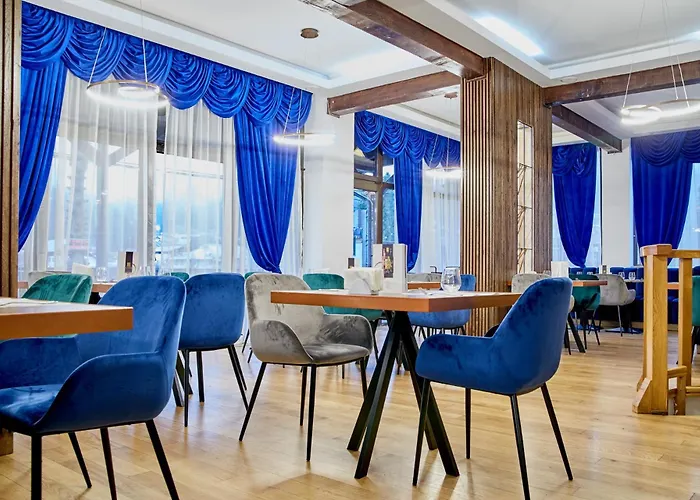 Guest house: Kayus